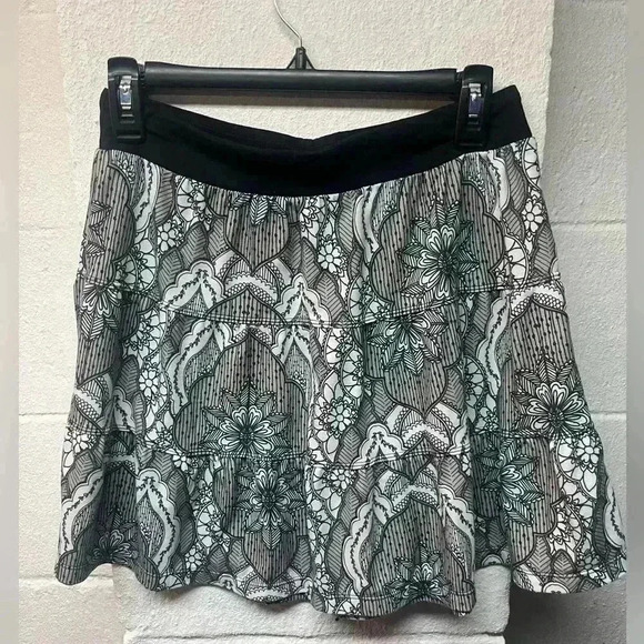 Prana skirt - Picture 2 of 3